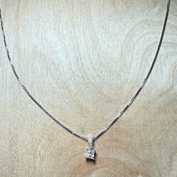 Dazzling 925 Sterling Silver box chain with .40 carat Princess cut‎ charm.
